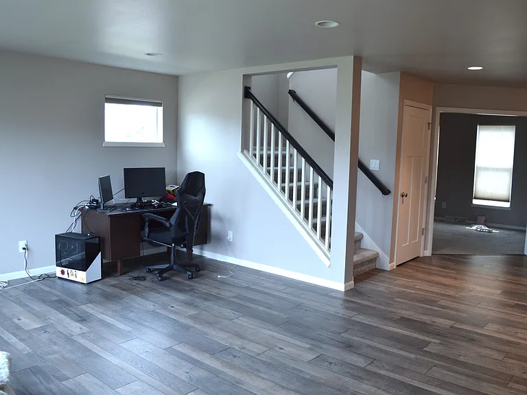 321 Alton Dr — Photo 8