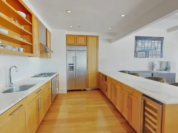 130 West 30th Street image 6 of 18