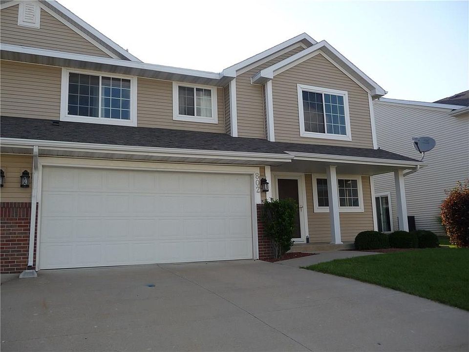1st image of 802 SE White Oak Ln