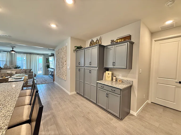 7548 E 35th Ln — Photo 8