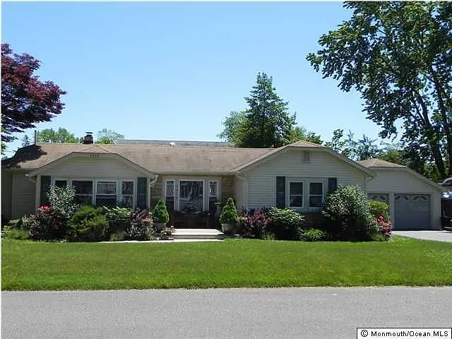1410 Evans Rd photo 1