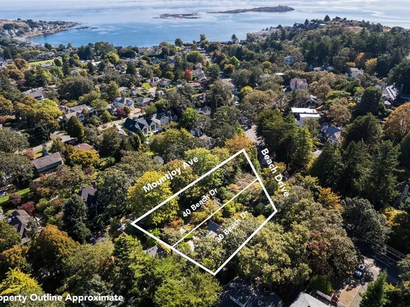 30 Beach Dr, Oak Bay, BC V8S 2L2
