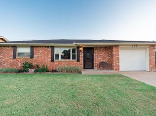 309 Gift Dr, Seiling, OK 73663