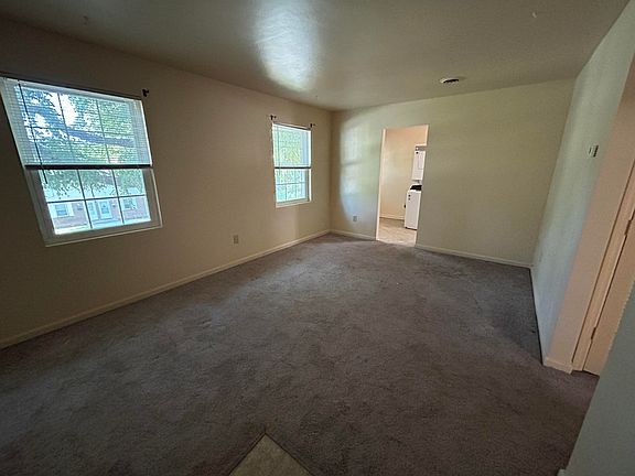2nd image of 914 Cottage Ave #3