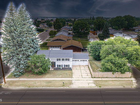 2nd image of 107 18th St E