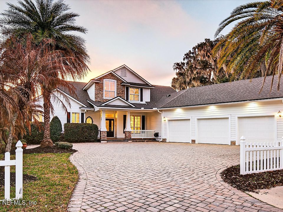 1st image of 1855 MOORINGS Circle