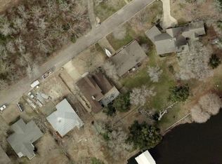 11 Bayshore Dr, Athens, TX 75752