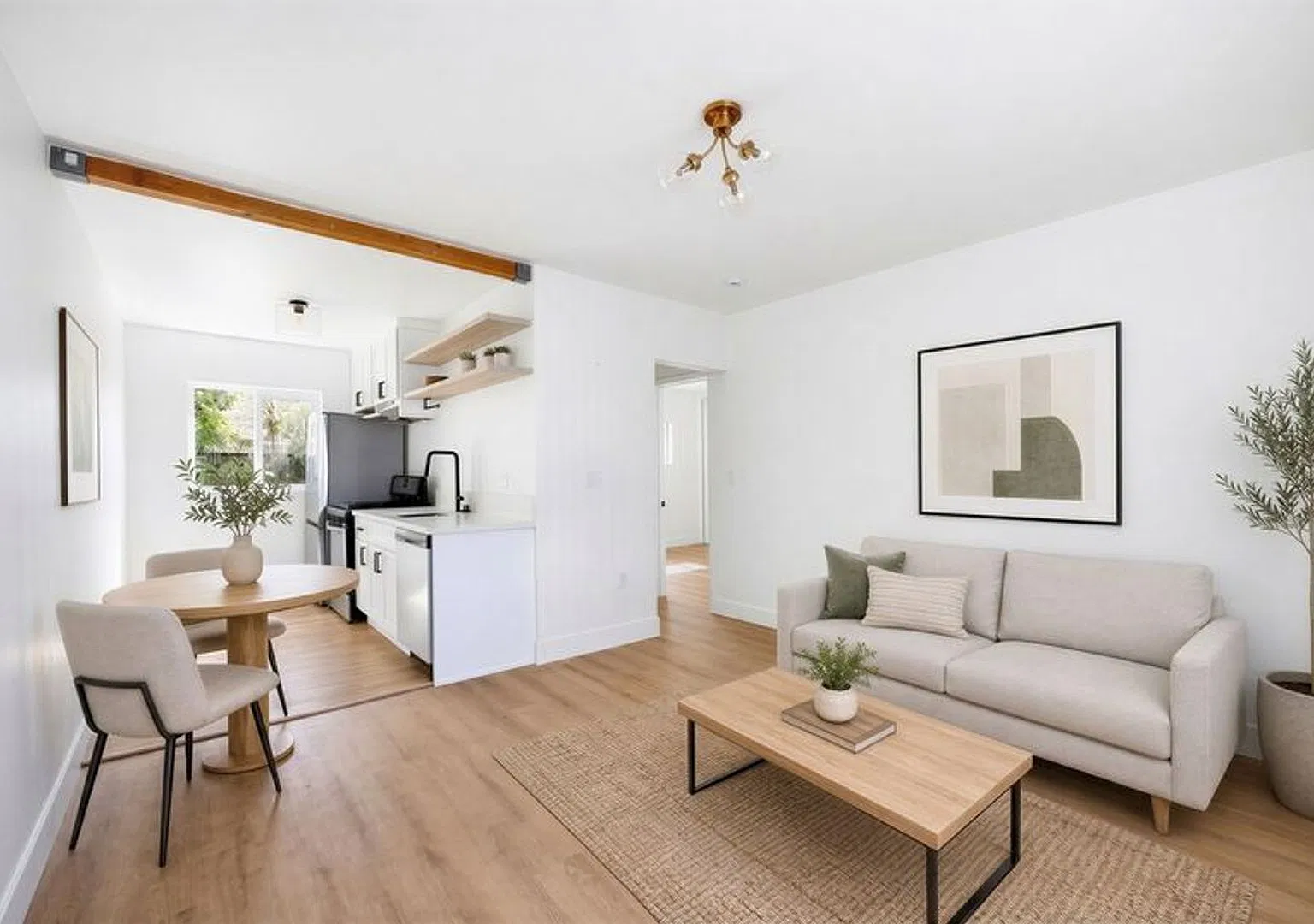 Echo Lake Apartments — Photo 1