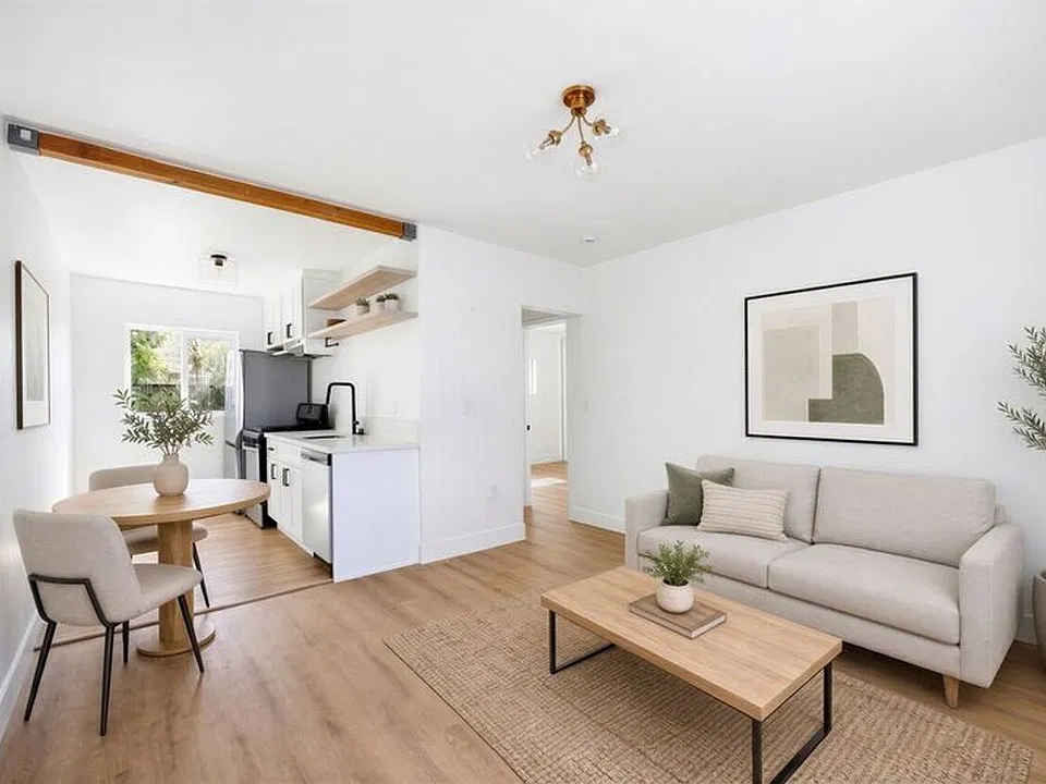 Echo Lake Apartments