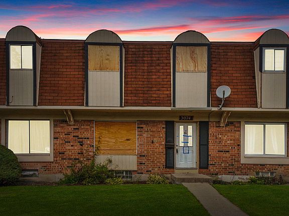 2nd image of 3074 Saint Ives Ln