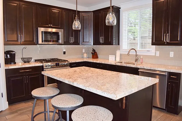 3 bed, 2.5 bath, 1669 sqft, $3,250 — Photo 2