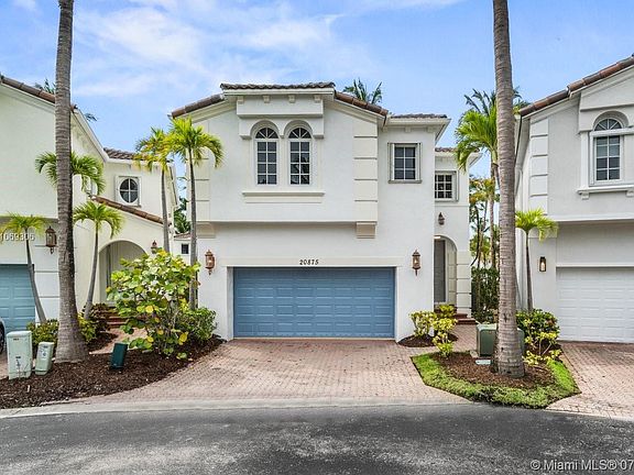 2nd image of 20875 NE 30th Pl