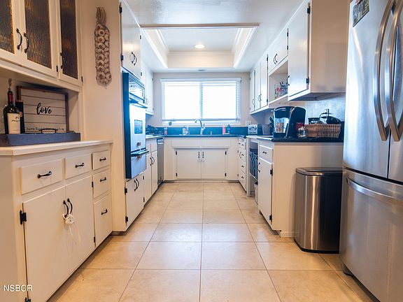 4th image of 3886 Crestmont Dr