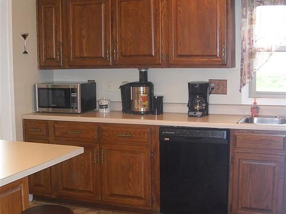 3rd image of 107 W Wendy Ln