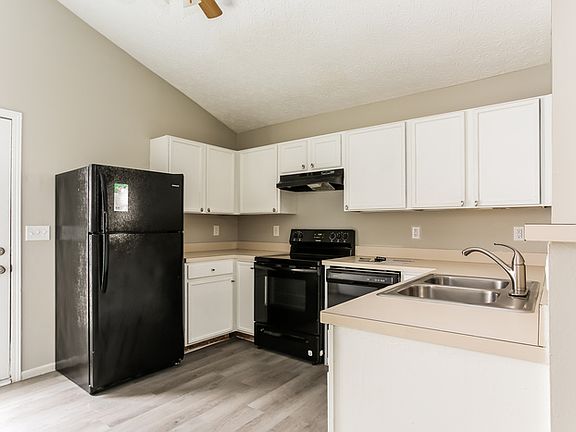 3rd image of 2650 Patrick Henry Ave