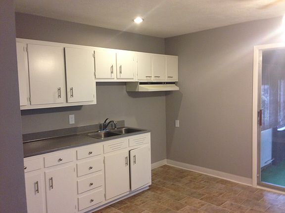 5th image of 11310 Lewis Ave