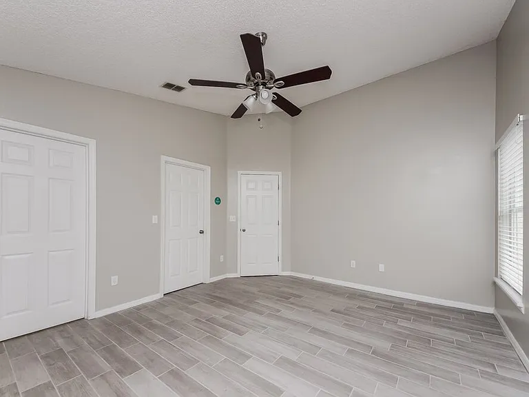 1125 Winding Water Way — Photo 7