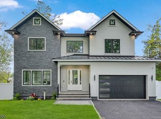 7 Canterbury Ln, Millburn Twp., NJ 07078