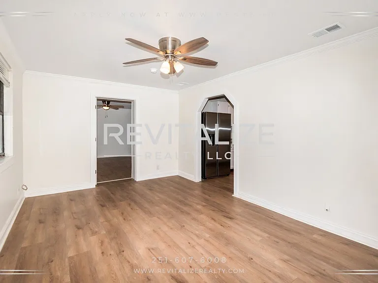 James Street Duplex — Photo 10