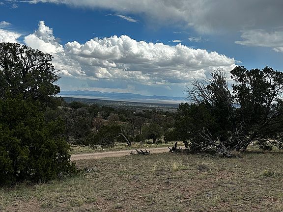 5th image of 1 Hilltop Dr
