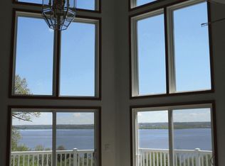 7710 N Derby Rd, Peoria, IL 61615