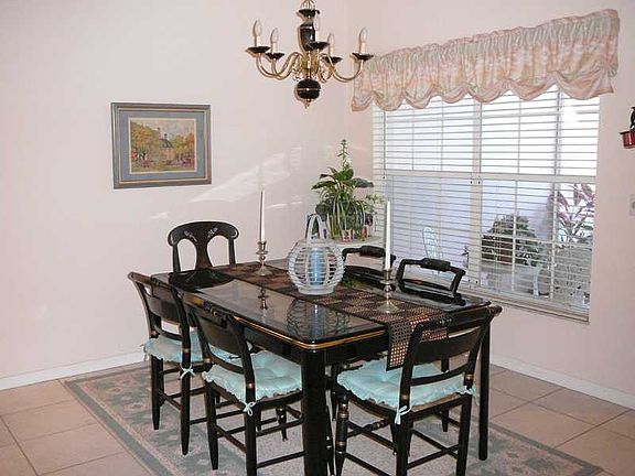 3rd image of 220 Park Shores Cir #220B