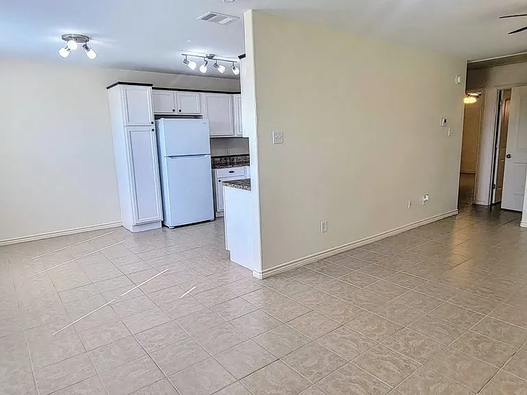 512 S Pearl St #B — Photo 11