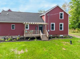 N1861 Winchester Rd, Hortonville, WI 54944