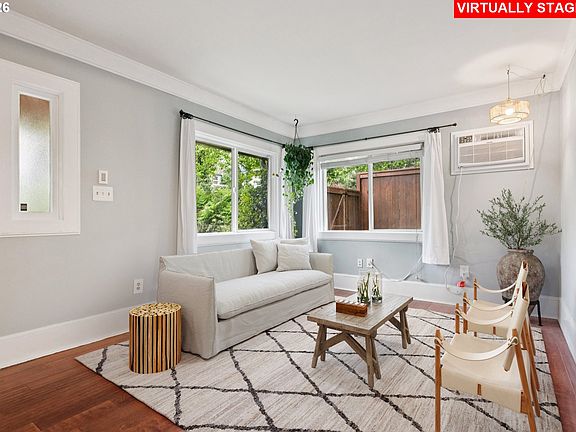 4th image of 3305 SE Sellwood St