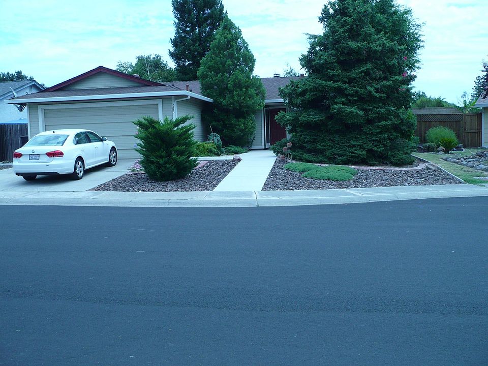 1st image of 513 Oakborough Ave