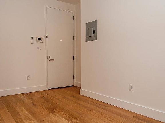 4th image of 106 Oliver Ave #3S