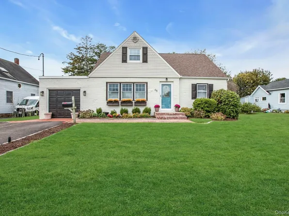 68 Division Avenue, West Sayville, NY 11796