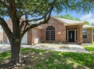 813 Valley Terrace Rd, Burleson, TX 76028