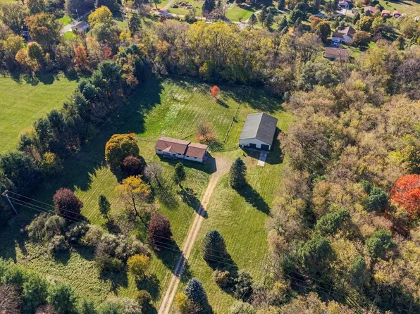7179 Jennings Rd, Whitmore Lake, MI 48189