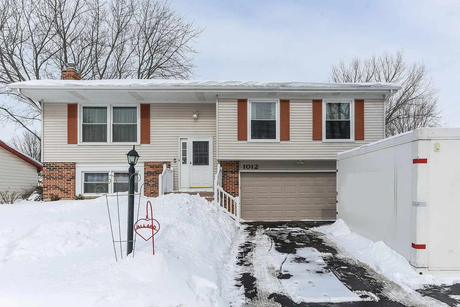 1012 Partridge Ln photo 1