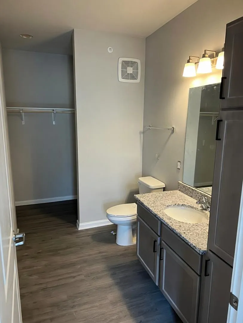3513 Howard St - 202 — Photo 4