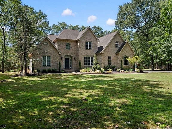 2nd image of 7 Harmony Ct