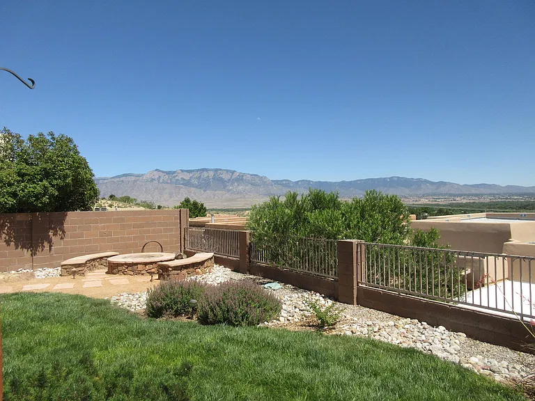 1312 Tiffany Ln SE — Photo 33