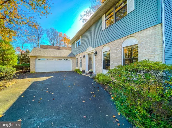 757 Bridgeview Rd, Feasterville Trevose, PA 19053
