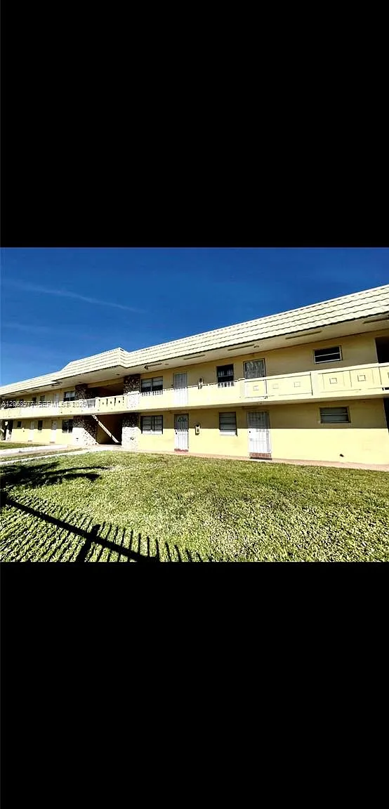 New World Condo Apts Iv — Photo 2