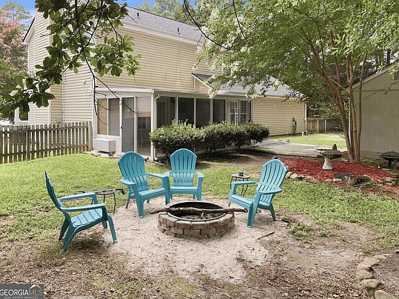 2nd image of 900 Willow Springs Ct