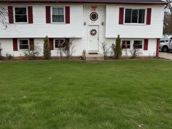 8613 Weems Rd, Manassas, VA 20110