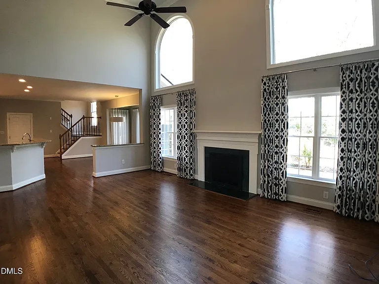606 Preston Village Way — Photo 2