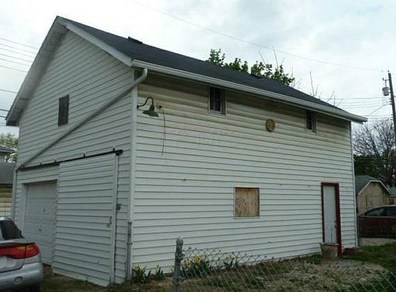 5th image of 239 N Oakley Ave