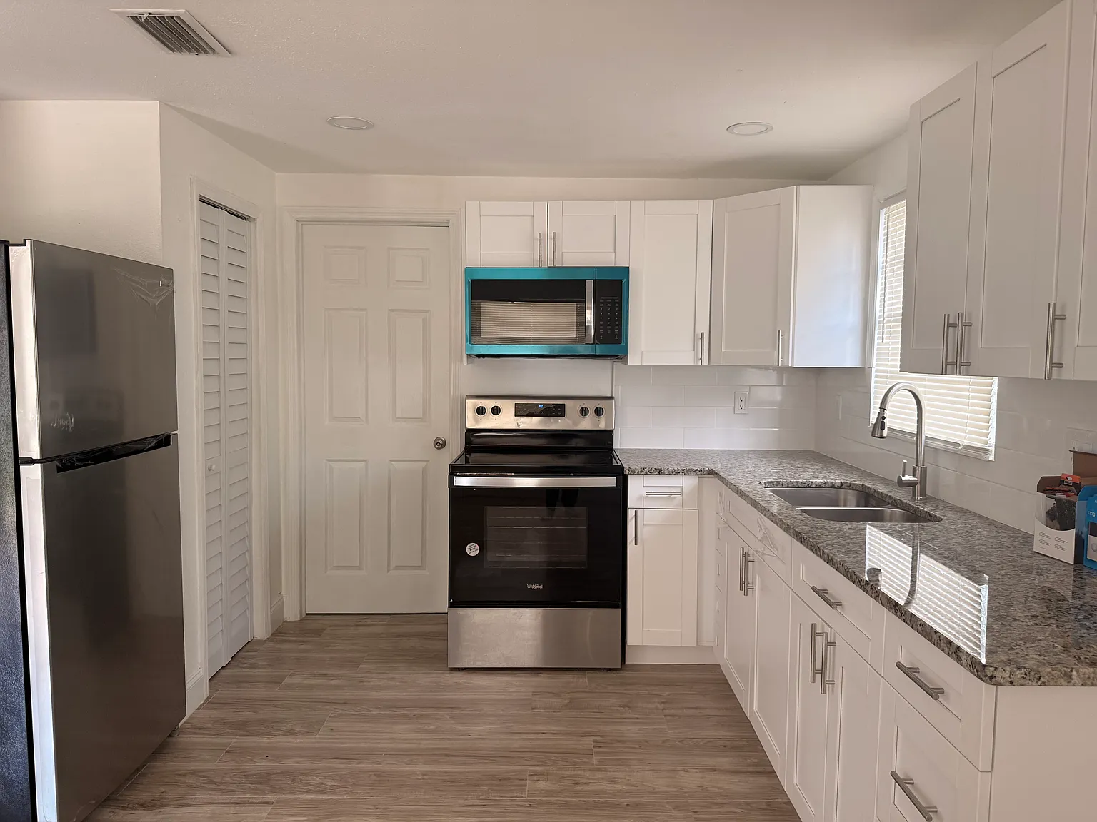 4 bed, 1413 sqft, $3,200 — Photo 4