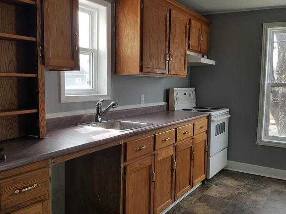 4th image of 161 Hanover St