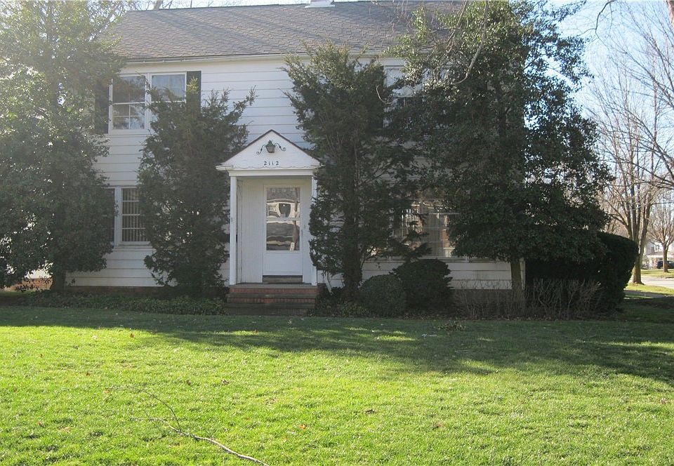 1st image of 2112 Campus Dr