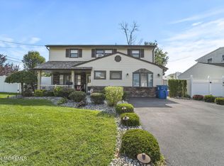 2 Thomas St, Old Bridge, NJ 08857