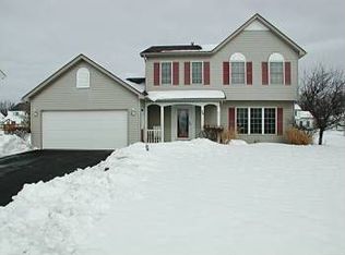 28 Westwind Dr, Rochester, NY 14624