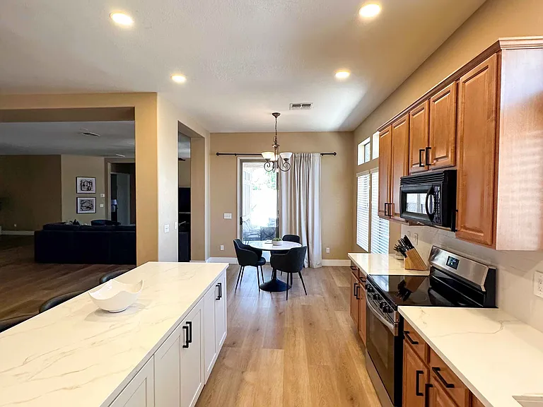 9864 W Echo Ln — Photo 13